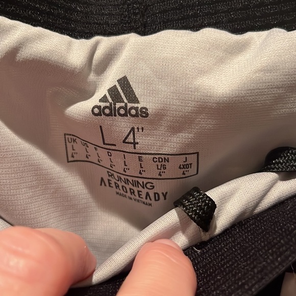 CUTE black white Adidas running aeroready shorts 4” Large - Picture 5 of 7